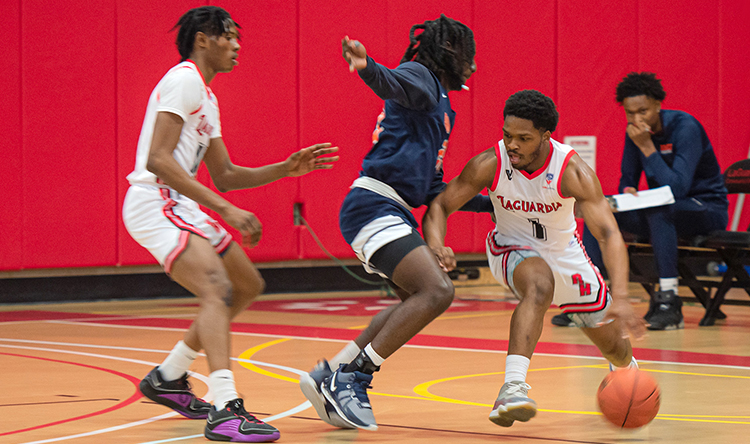 LaGuardia Student Arthur Dukes Makes Mark on the Basketball Court