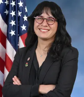Claire Valdez Headshot