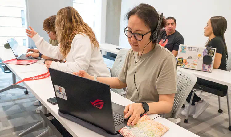 LaGuardia Community College Receives College Completion Innovation Fund Award to Support Adult Learner Evening Hub